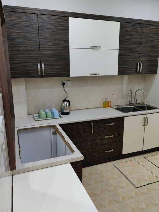 T House Nearby Kuantan East Coast Shopping Mall Экстерьер фото